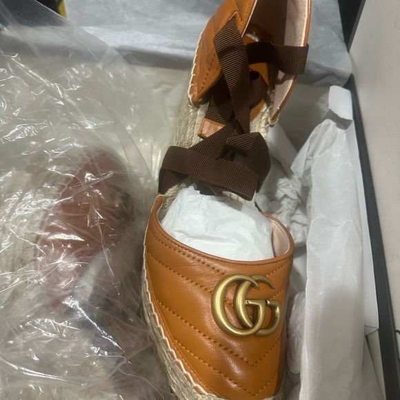 Gucci Women's Tan Espadrille Shoes - Picture 1 of 5